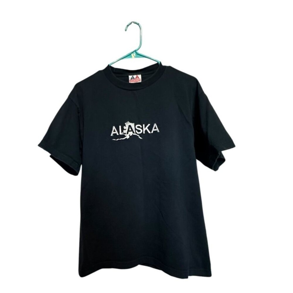 Vintage Alaska Embroidered T Shirt Men's Size Large Navy Blue Nostalgic